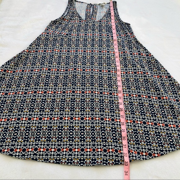 H&M, Geometric Design Sleeveless Dress, Size 4 - Picture 16 of 16